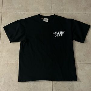 Gallery dept black tee